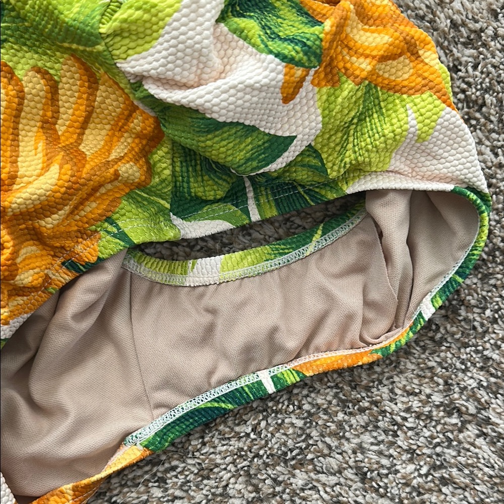 Women’s Banana Print Pique Bandeau Full Coverage Swimsuit - Picture 6 of 8